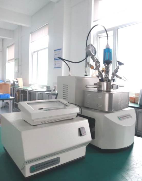 底照攪拌高壓光化學(xué)反應(yīng)釜