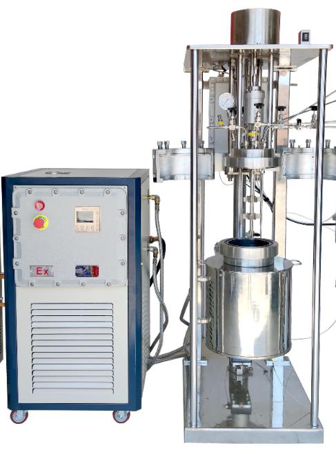 2升全自動(dòng)聚合反應(yīng)釜(圖1)