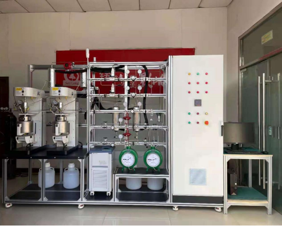 遠(yuǎn)程操作機(jī)械攪拌全自動(dòng)反應(yīng)釜(圖2) 遠(yuǎn)程操作機(jī)械攪拌全自動(dòng)反應(yīng)釜(圖2)